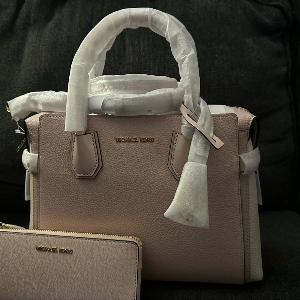 Michael Kors Blush Handbag and wallet